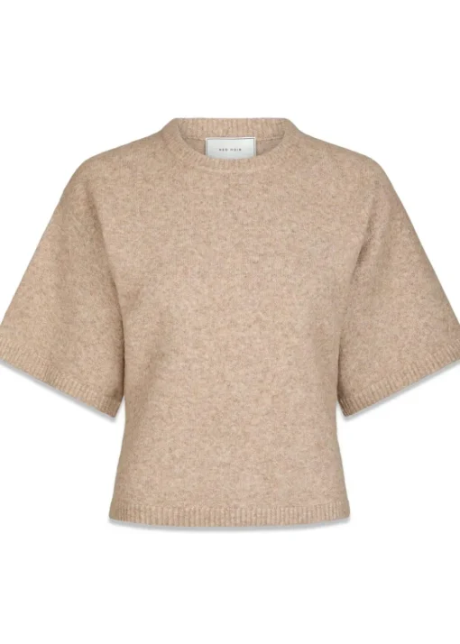 Dame Neo Noir Strik>Asha Knit Tee