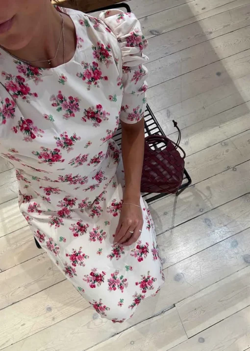Dame Neo Noir Kjoler>Benuti Amazing Rose Dress