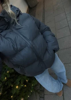 Dame Neo Noir Jakker></noscript>Fox C Puffer Jacket