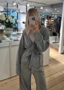 Dame Modström Strik>HowieMD cardigan
