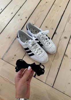 Dame Adidas Originals Sneakers></noscript>JAPAN