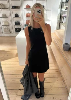 Dame Modström Kjoler></noscript>JosefineMD tank flare dress