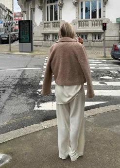 Dame Modström Jakker><noscript><img width=