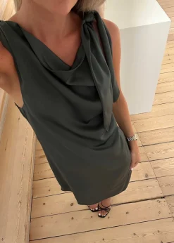 Dame Modström Kjoler></noscript>KatjaMD dress