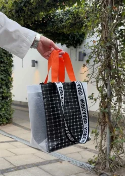 Dame Mads Nørgaard Tasker></noscript>Laundrette mirca bag