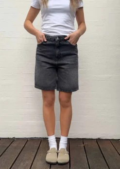 Dame Woodbird Shorts></noscript>Maggie Eclipse Shorts