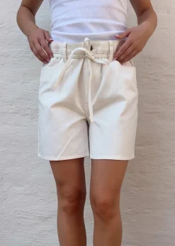 Dame Modström Shorts>Naomamd solid shorts