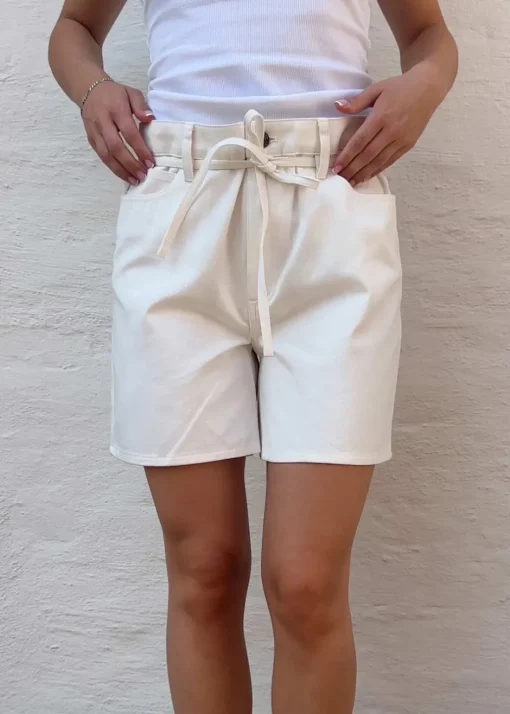 Dame Modström Shorts>Naomamd solid shorts