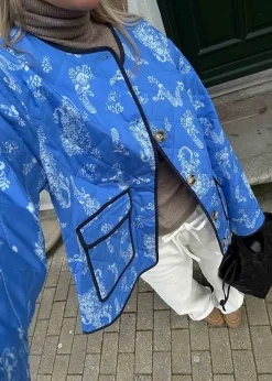 Dame Modström Jakker><noscript><img width=