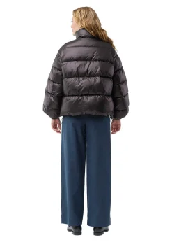 Dame Modström Jakker><noscript><img width=
