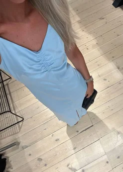 Dame Modström Kjoler></noscript>TrentonMD strap dress