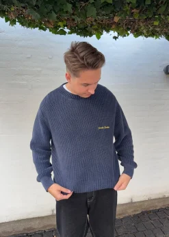 Goodies Sportive Strik>WASHED INSIGNIA PREMIUM KNIT